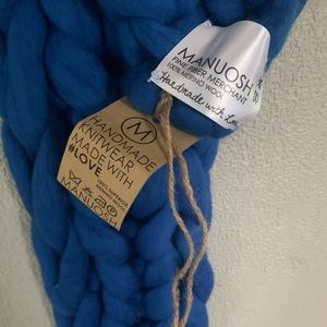 Manuosh Merino Bulky Scarf